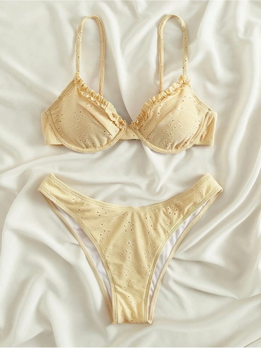 Soft Ruffle Eyelet Underwire Bra & Bikini Set - Cream